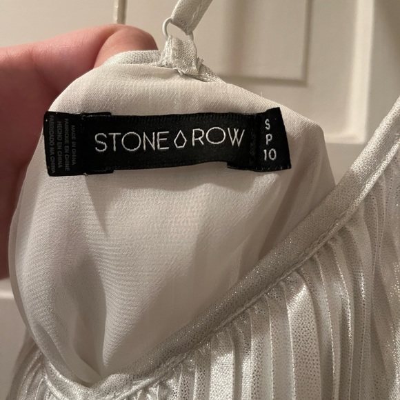 Sparkly, pleated white/silver mini dress - Picture 6 of 6